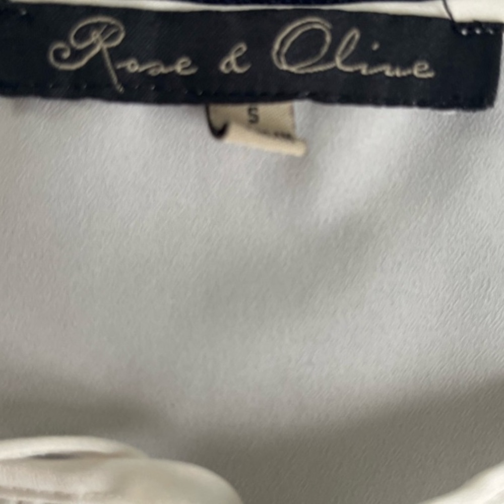90# Rose & Olive Cream Sleeveless Blouse with Ruffle Details - Picture 2 of 8